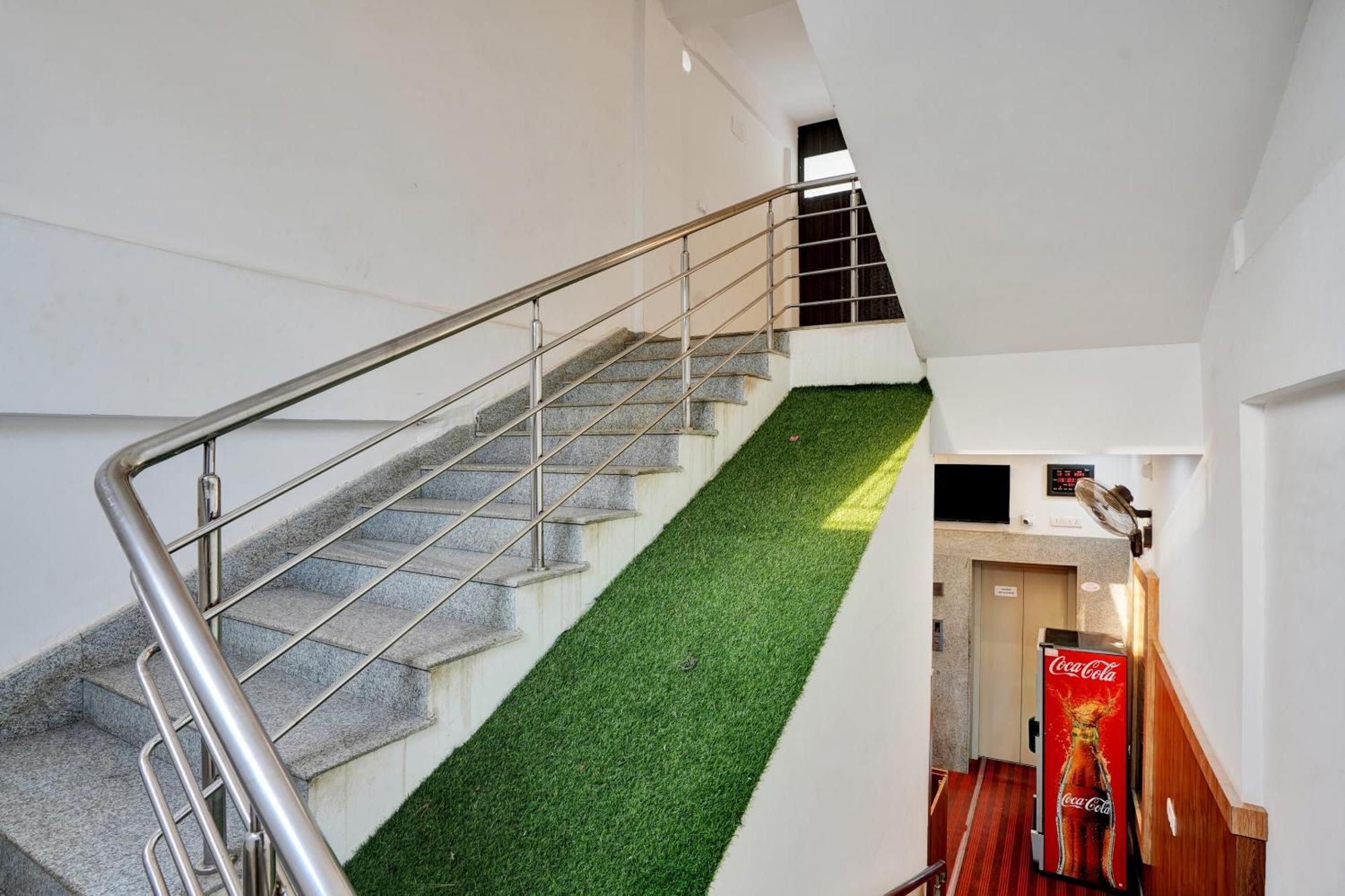 B Six Hotel Bengaluru Kültér fotó